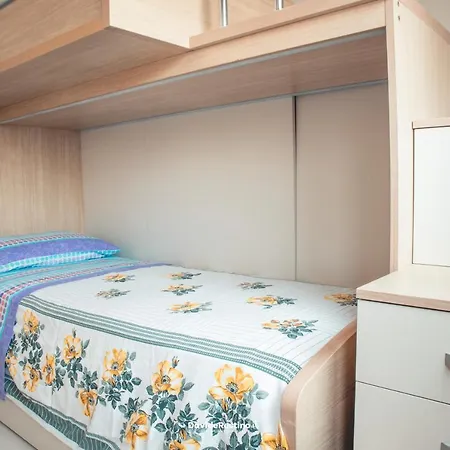 Minzoni Sul Mare E 130 Mt Dal Centro