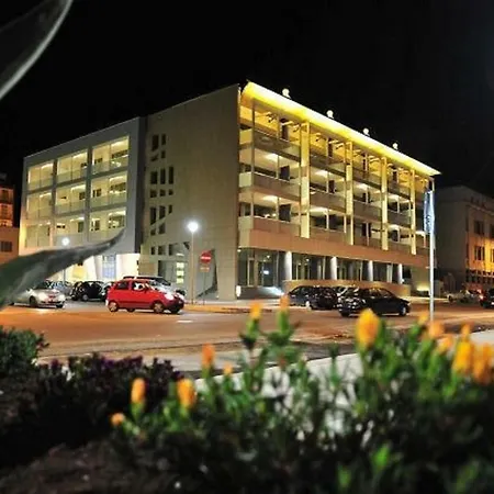 Minzoni Sul Mare E 130 Mt Dal Centro Gallipoli